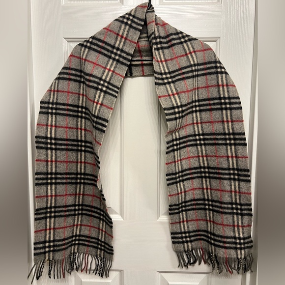 Burberry Scarf - Picture 3 of 4